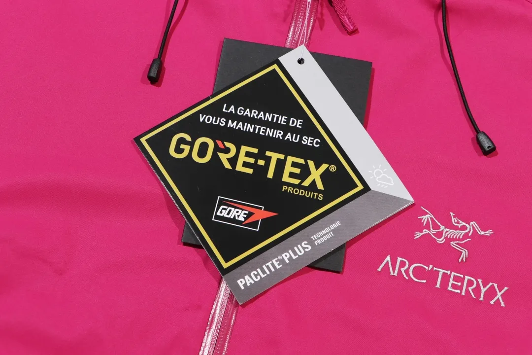 【 】ARC TERYX BETA LT Jacket-Men's GTX Yb N 100d-X 3L GORE-TEX Pro ISO 90（ISO 4） Breathable ， Breathable， 。 ，Water Tight RS 。Alpha SV ， Storm Hood ， ， ，VISLON ， Velcro ， Zip-in， ARC TERYX ALPHA SV Arc’teryx ， ， ， 。 Color： Size：S～XL